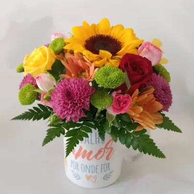 Mix de Flores em Caneca de Porcelana